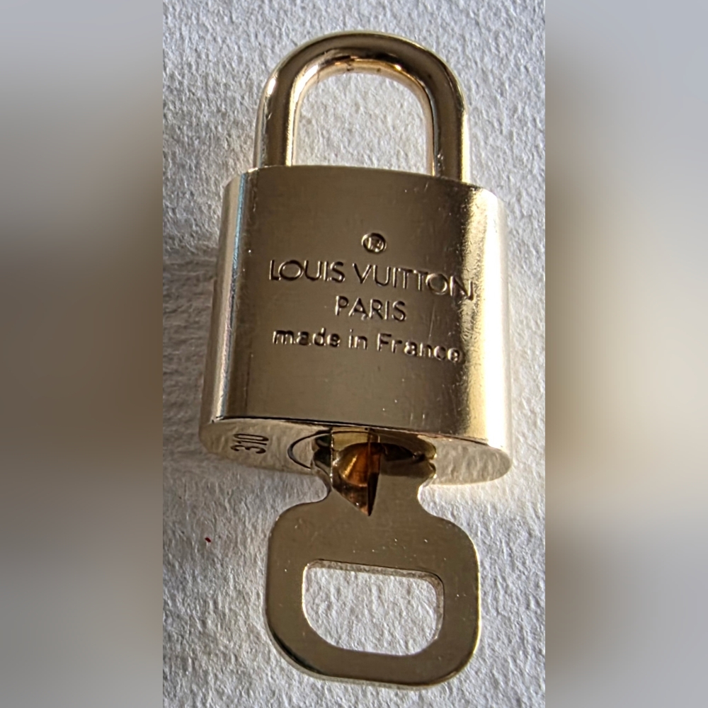 LOUIS VUITTON Lock And Key #310 - Picture 3 of 9
